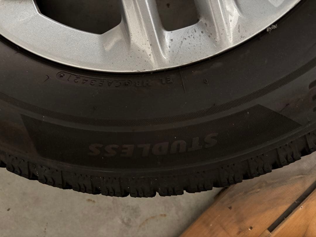 Jeepコンパス純正16インチスタッドレス 4本PCD5×110 レネゲード対応