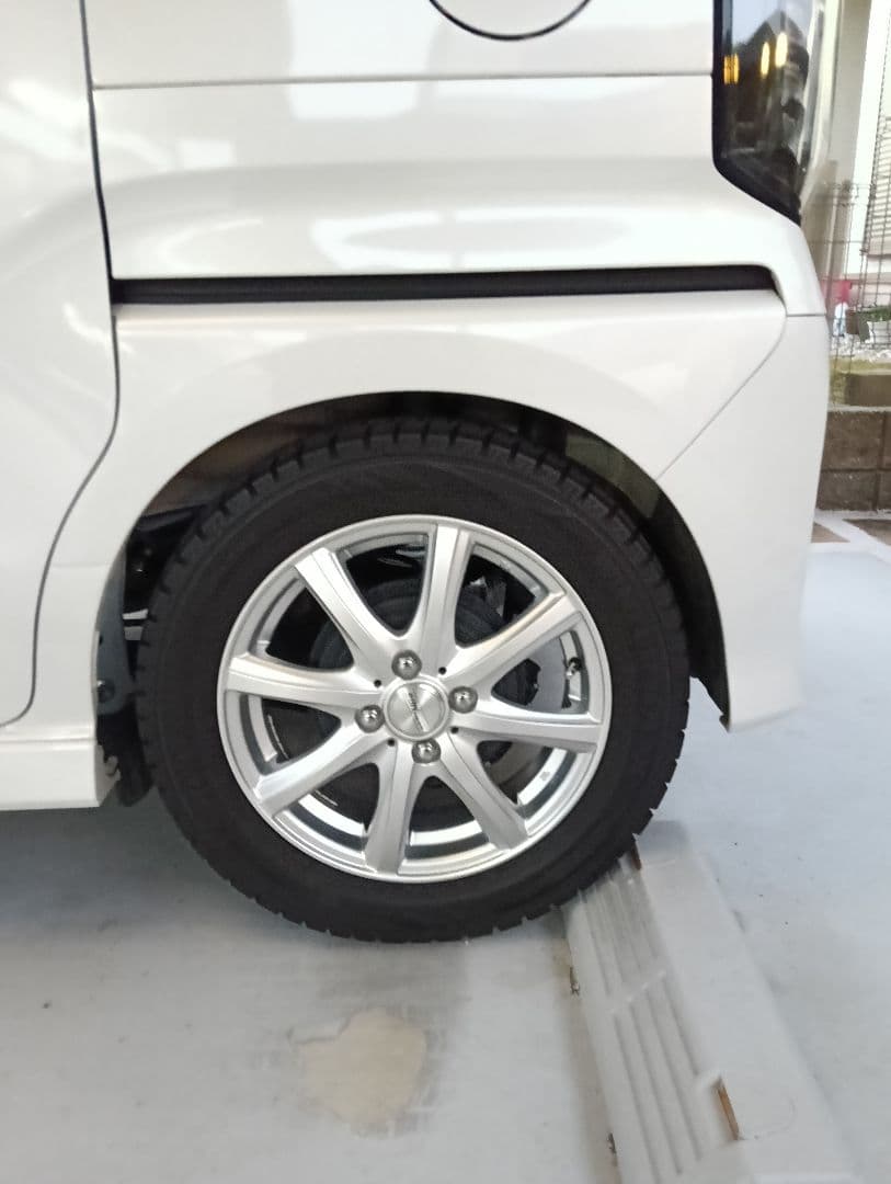 お急ぎの方オススメ！梱包済み！165/65R15スタッドレス＆ホイール4本セット