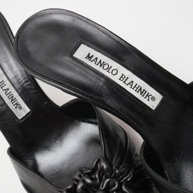 未使用 マノロブラニク ミュール ポインテッドトゥ 37 23.5cm相当