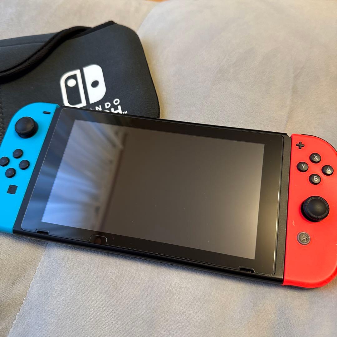 Switchと充電器と桃鉄