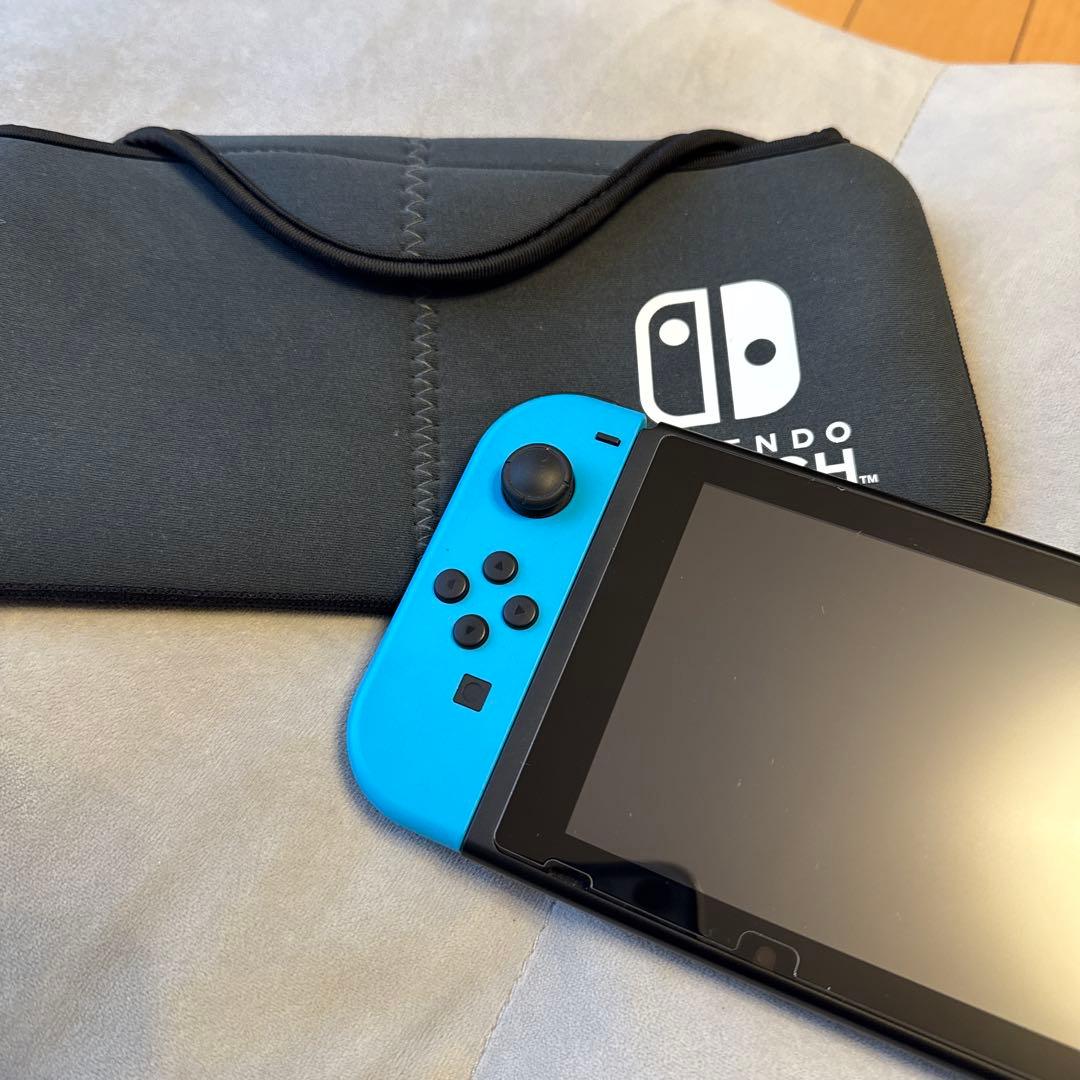 Switchと充電器と桃鉄