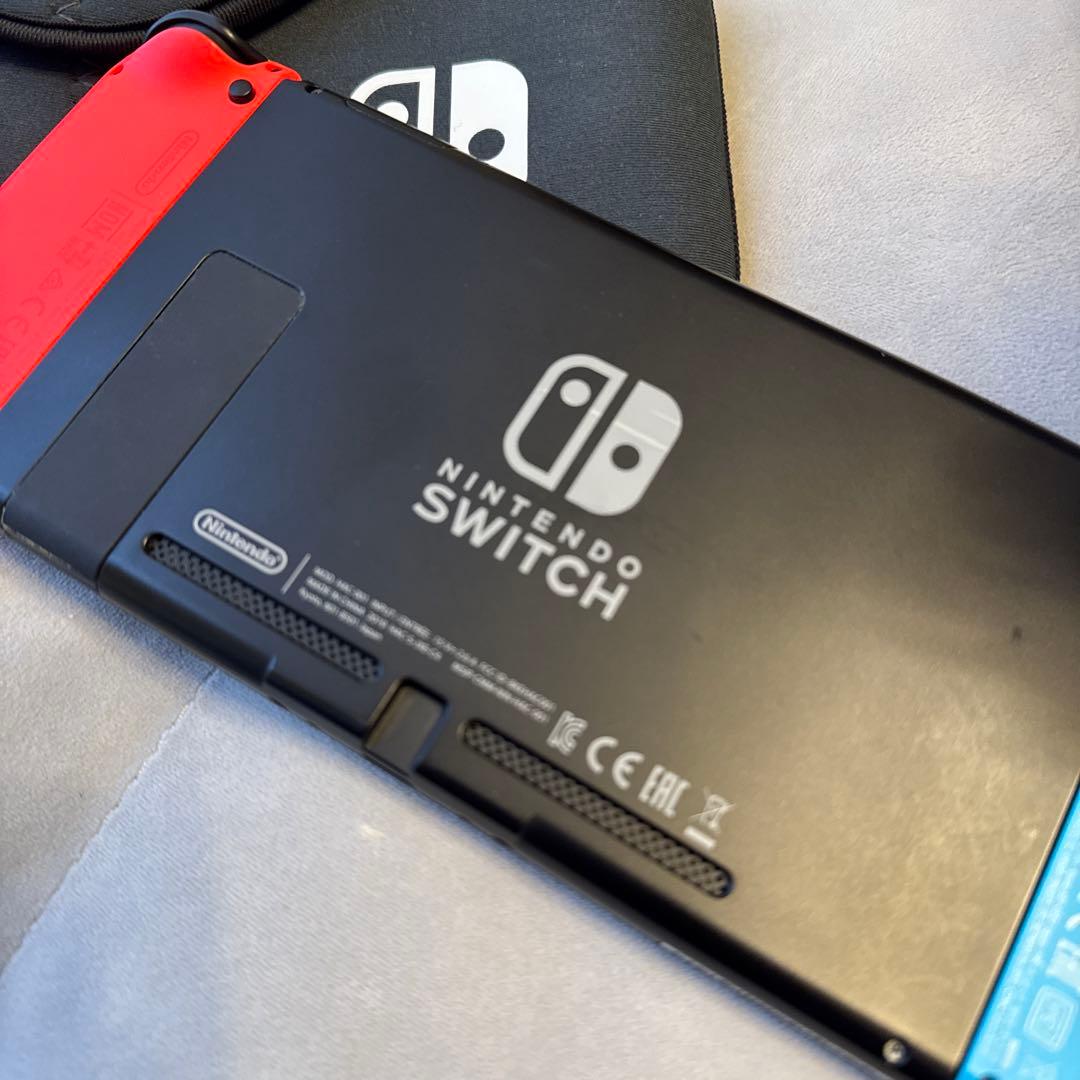 Switchと充電器と桃鉄