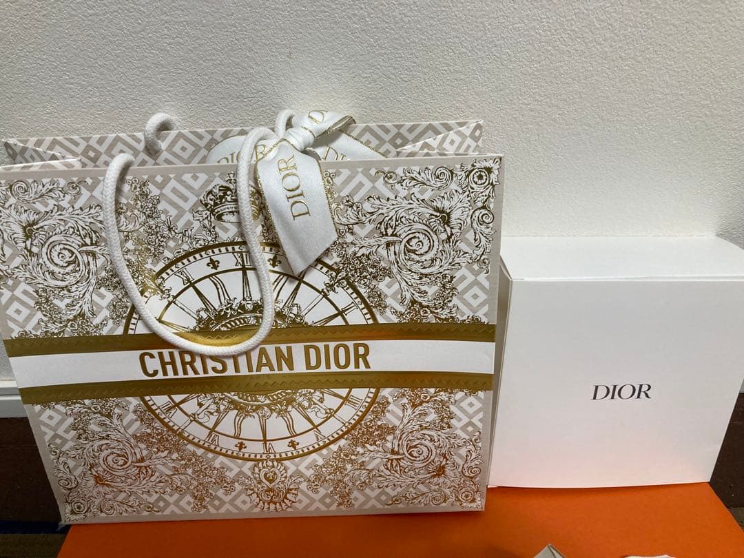 【新品】DIOR リキッドシークイン2本843&893&限定ノベルティポーチ付