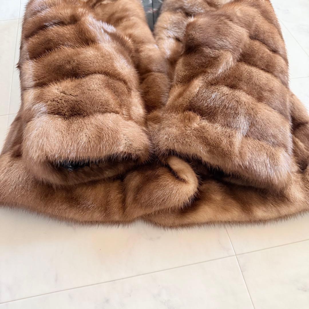 人気デザイン★サガ デミバフミンク クロップド ファーコート 毛皮 女優襟 横段