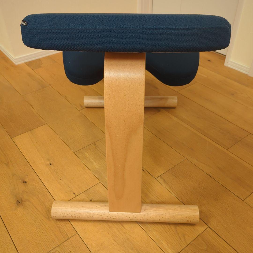 【新品未使用】balans easy 姿勢矯正チェア ネイビー