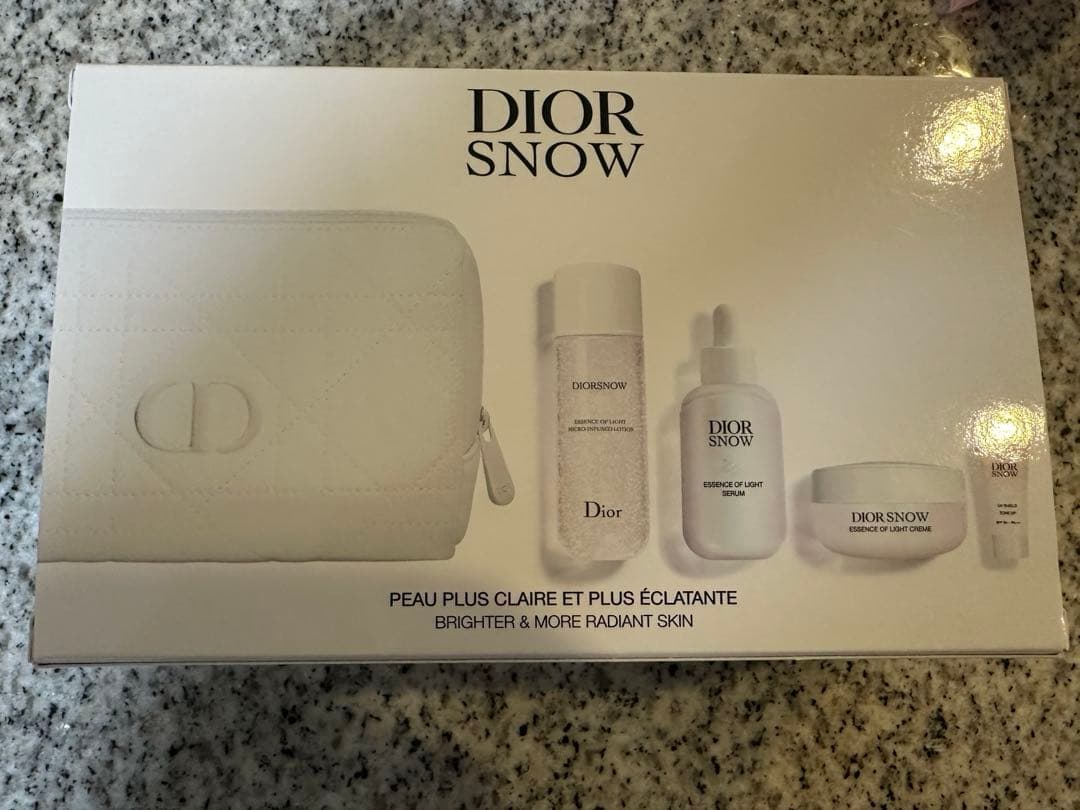 新品未使用 DIOR ディオール スノー エッセンス コフレ (限定品)