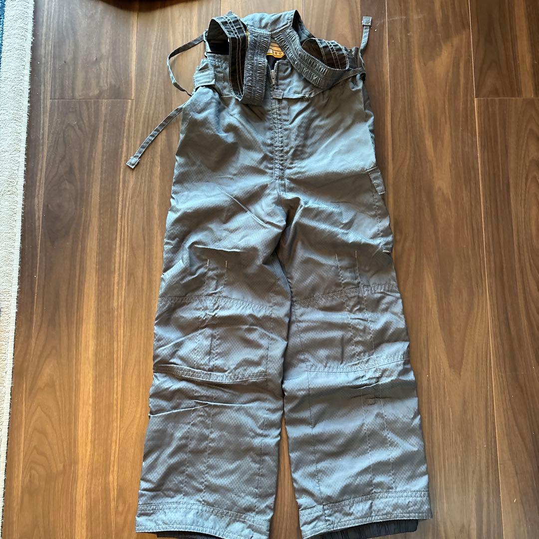 子ども用スキーウェア、ブーツセット （ジャケット・オーバーオール・靴）