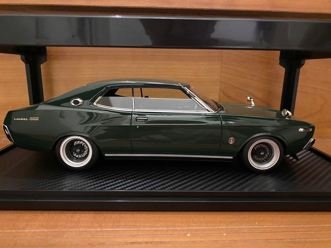 ミニカー Laurel 2000SGX 1/18