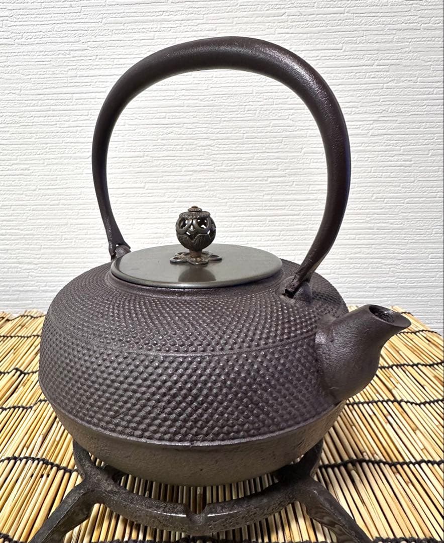 未使用、保管品　南部長文堂　長谷川 光昭造　斑紫銅蓋　南部鉄瓶　南部鉄器　鉄瓶