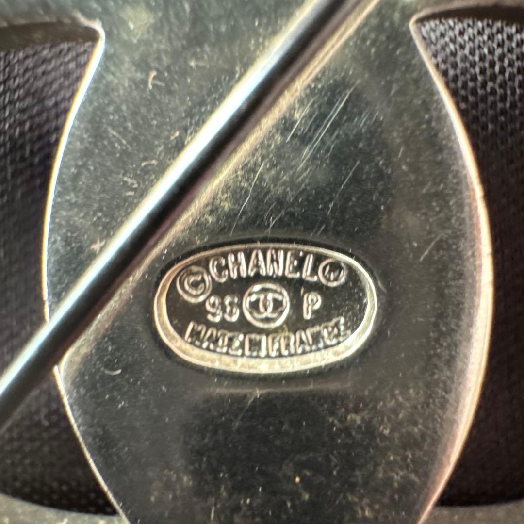 ♡CHANELシャネル　ヴィンテージ　ターンロック　ブローチ・シルバー♡