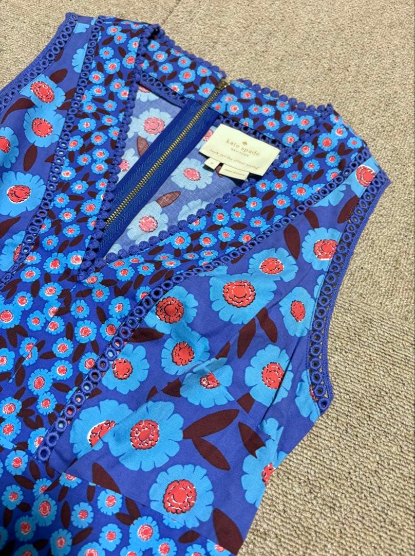 Kate Spadeフラワーレースドレス