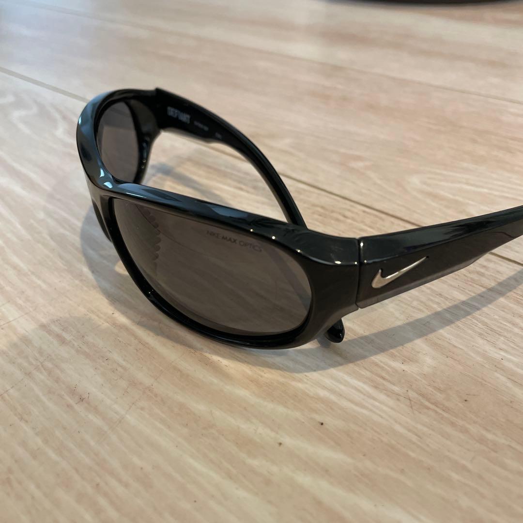 NIKE Archive サングラス マットブラックOUR’sローズ氏着用