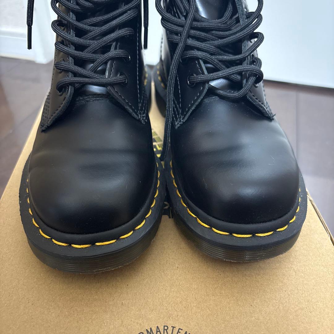 Dr. Martens ブラックブーツ イエローステッチ