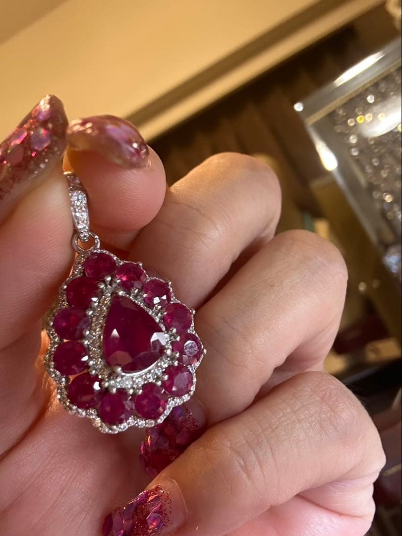 どれみ♬☆*:.。. .。.:*☆❣️ルビーペンダントトップ