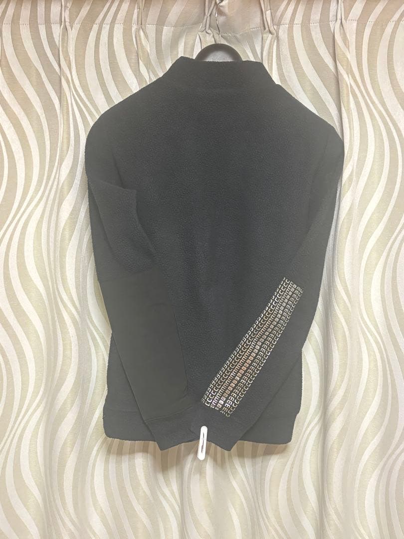 ムータマリン（muta）サーモライトボアプルオーバーMサイズ　ブラック