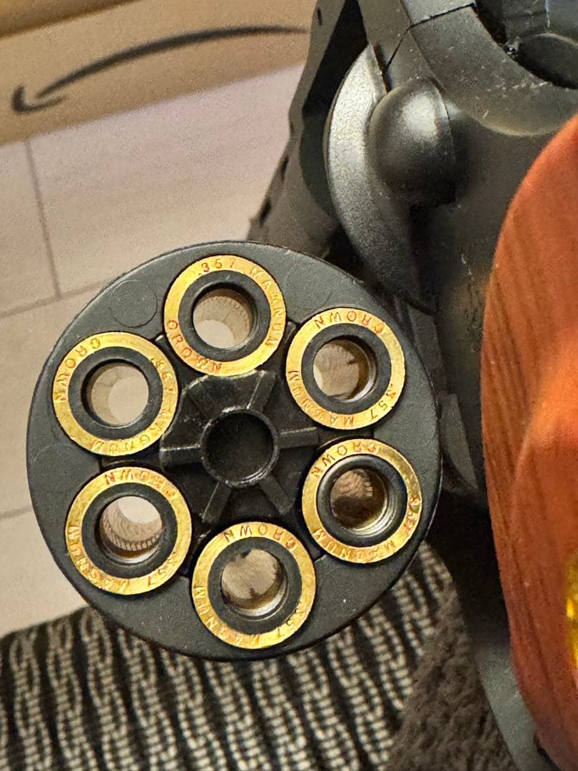 クラウンモデル ガスリボルバー コルトパイソン6インチ 18才