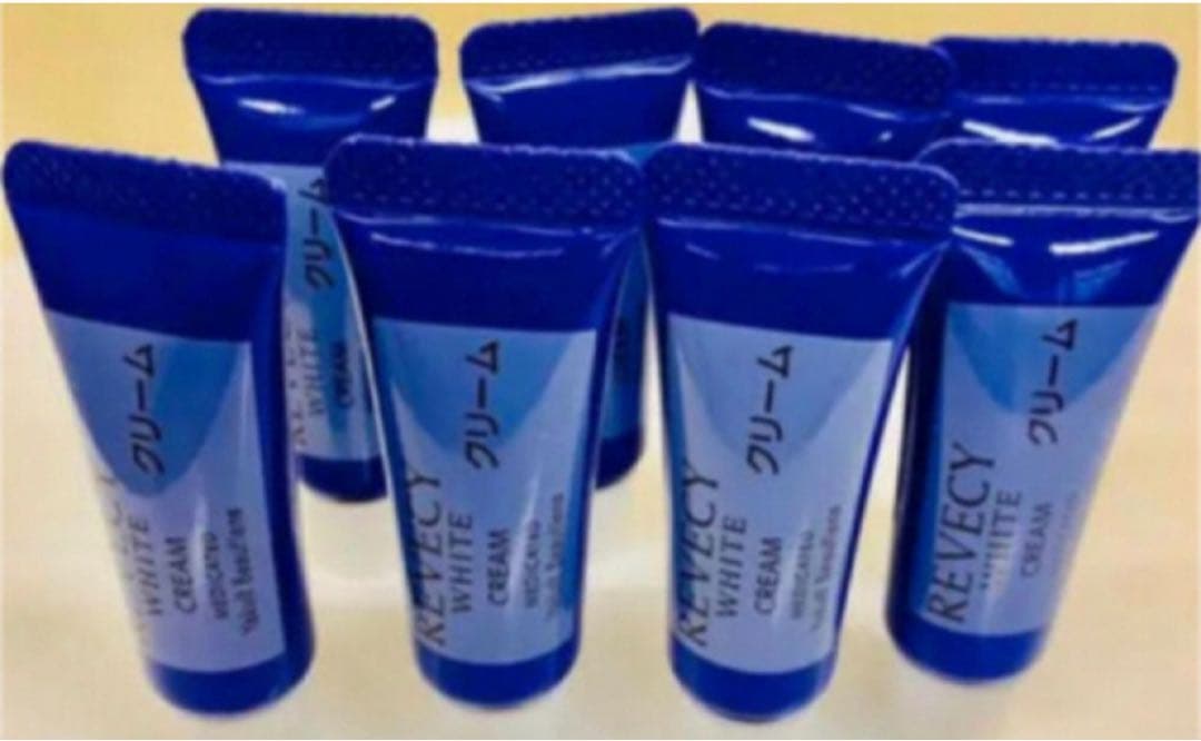 Yakult リベシィホワイトローション、ミルク、クリーム