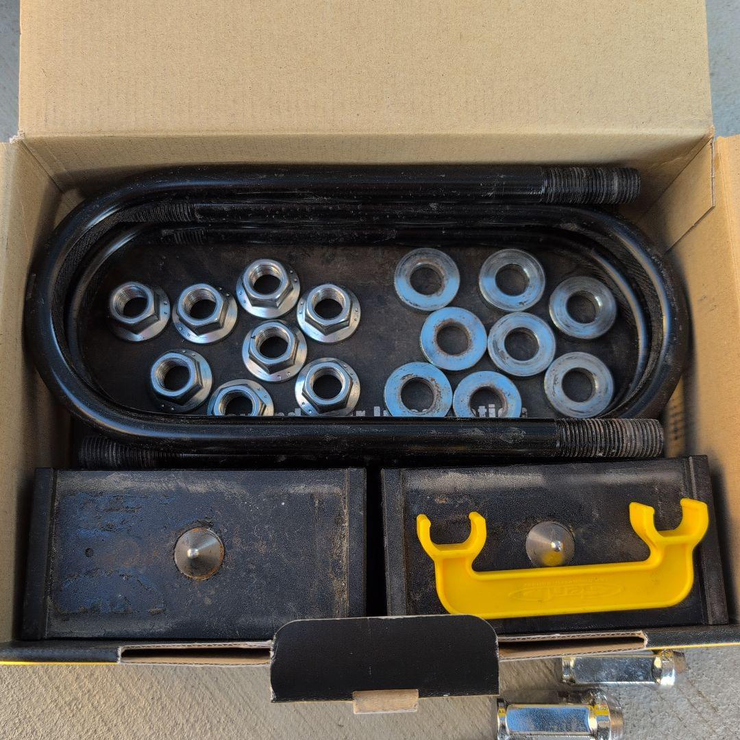 ハイエース　ハイトダウンブロックキット 2.0インチ