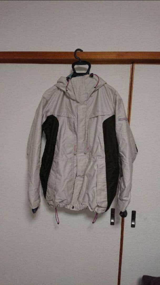 エスティボ　ESTIVOのスノーボードウェア女性Mサイズ　ゴールドウィン　スノボ