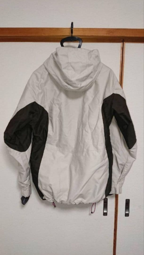 エスティボ　ESTIVOのスノーボードウェア女性Mサイズ　ゴールドウィン　スノボ