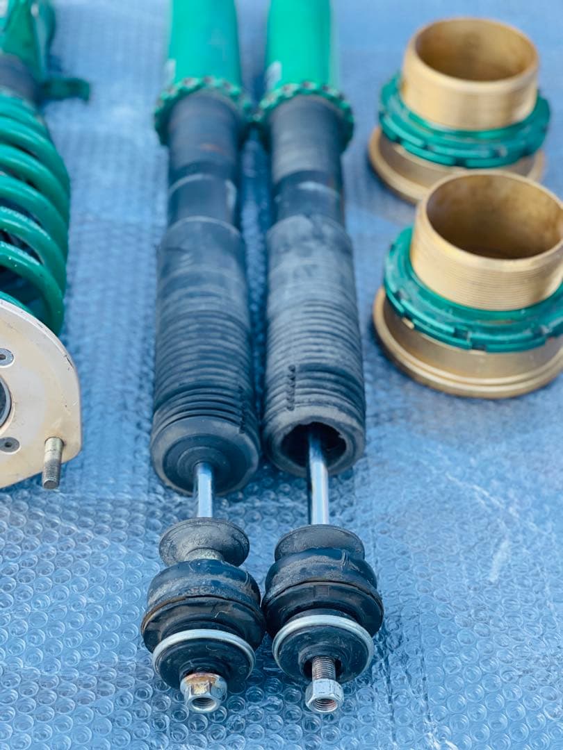 トヨタ アイシス（70系）・ノア/ヴォクシー（ZRR70）用 TEIN 車高調