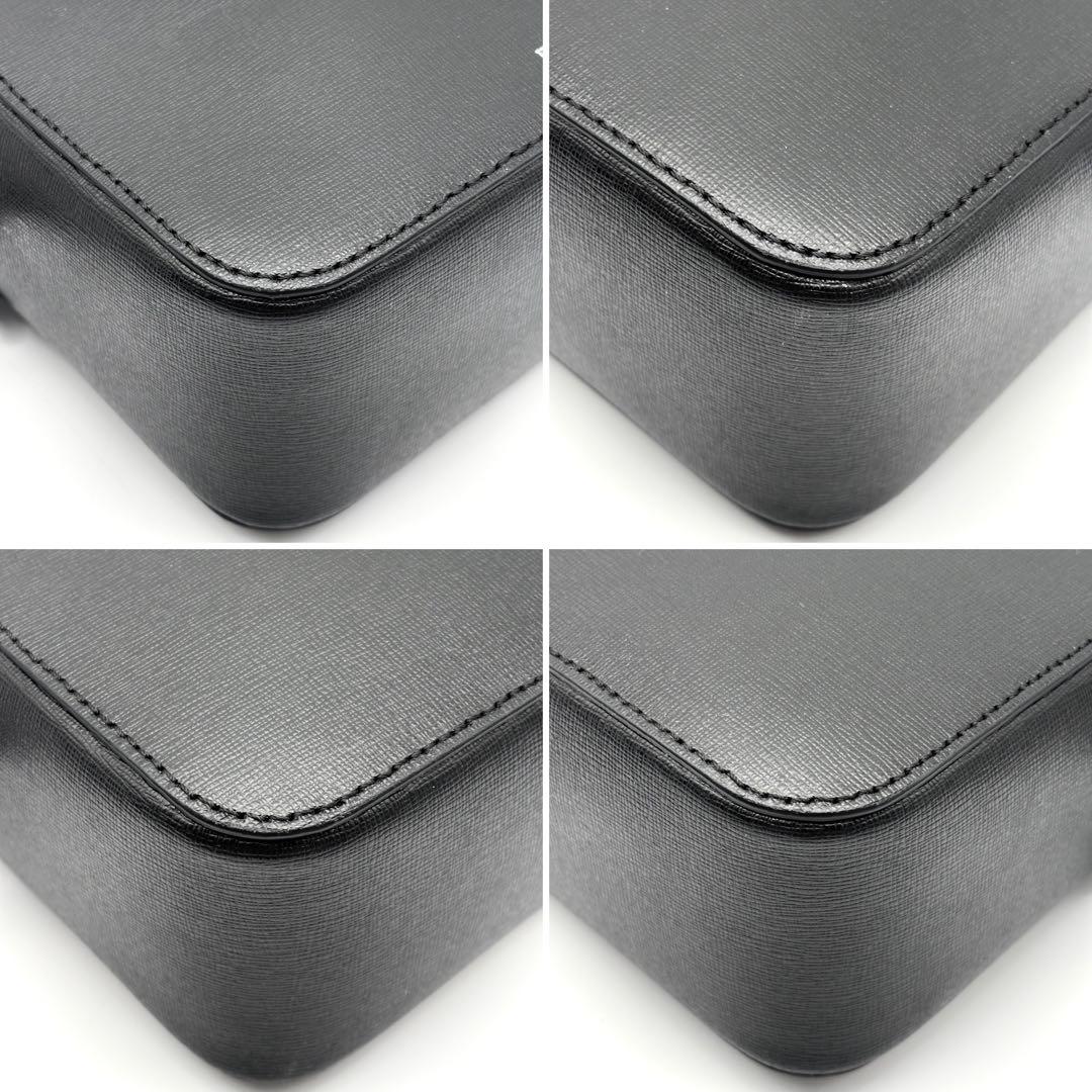 未使用に近い エンポリオアルマーニ ショルダーバッグ ロゴ レザー 斜め掛け 黒