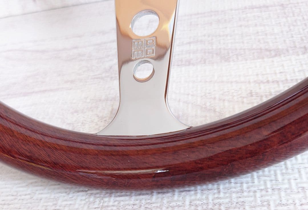 momo ステアリング 60周年 記念モデル 14インチ ウッド 木目