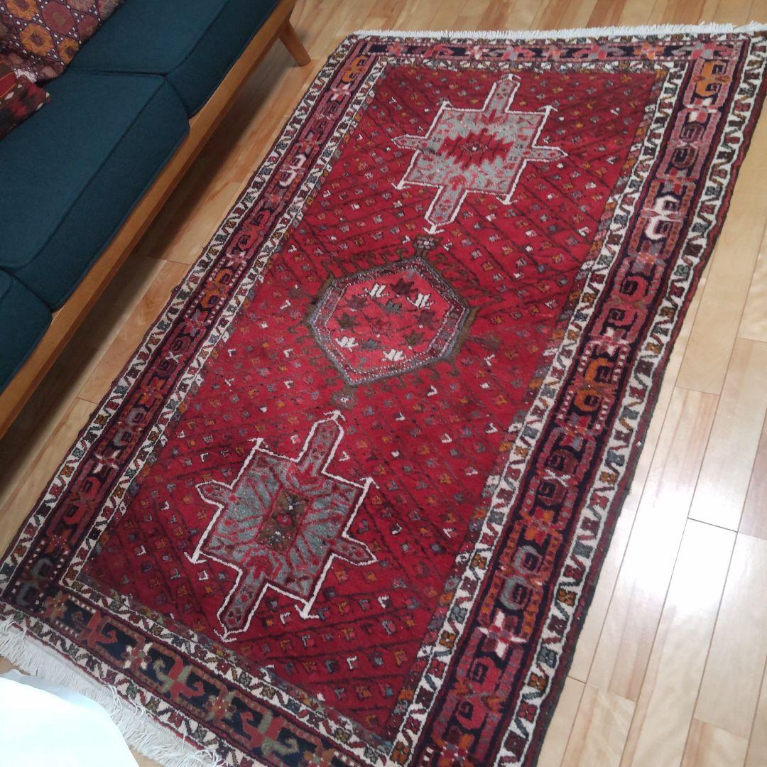 イランのラグ　村の絨毯