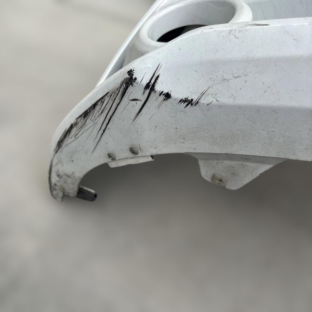 クラウンバンパー。