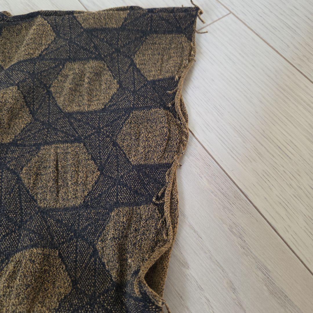 ISSEY MIYAKE　イッセイミヤケ　ブラウン系六角形パターン半袖ニット