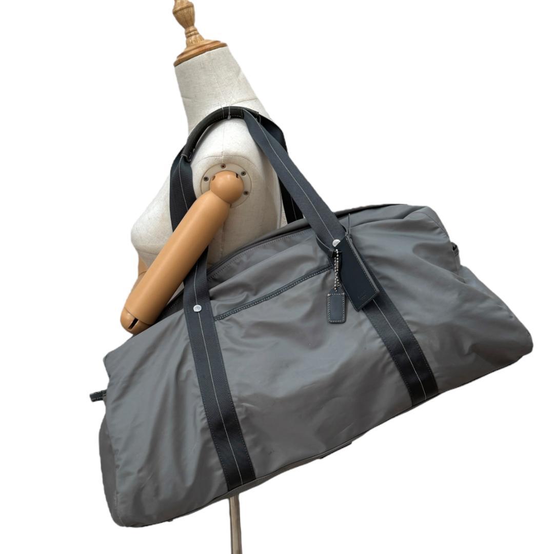 コーチ　ボストンバッグ　チャーム　ロゴ　タグ　グレー　旅行カバン　大容量　大きめ