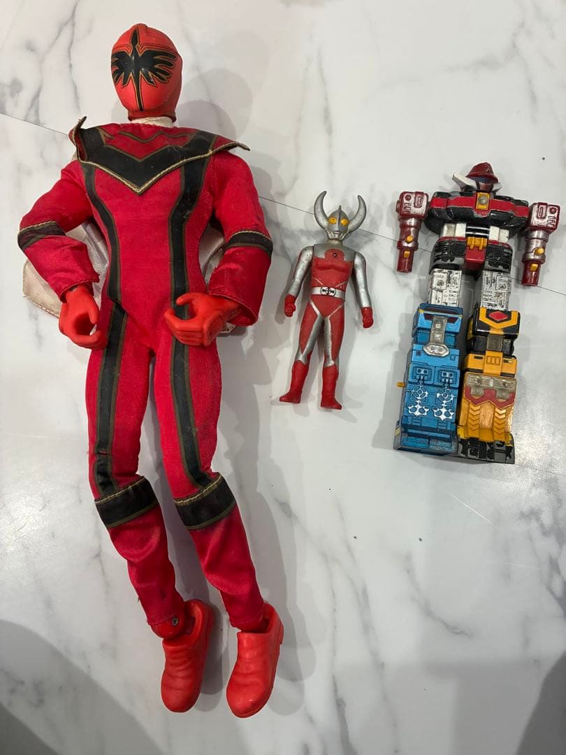 特撮ヒーロー フィギュア3体追加で50体