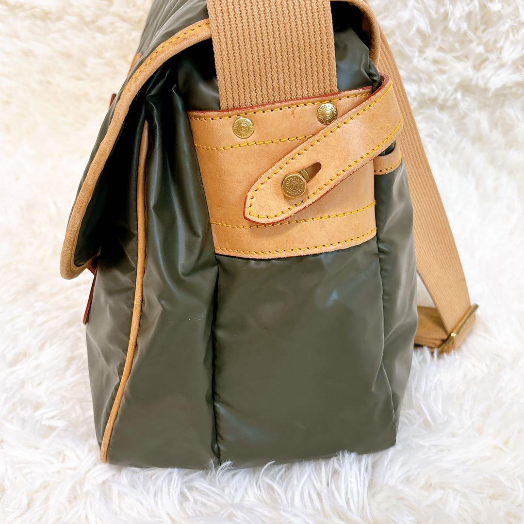 ハンティングワールド　HuntingWorld　ショルダーバッグ　メッセンジャー