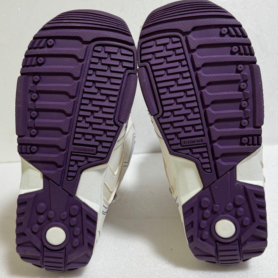 美品24.5cm スノーボードブーツキスマーク白色ホワイトレディース女性初心者