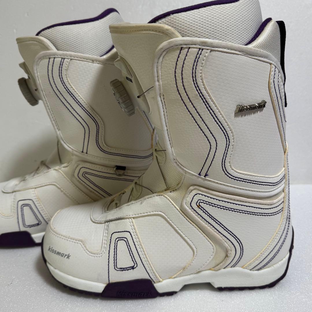 美品24.5cm スノーボードブーツキスマーク白色ホワイトレディース女性初心者