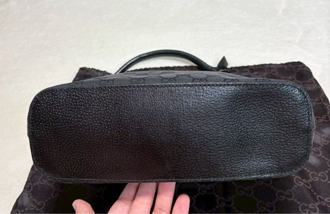 GUCCI グッチ　 ワンショルダーバッグ　バック　gg柄　ブラック　極美品