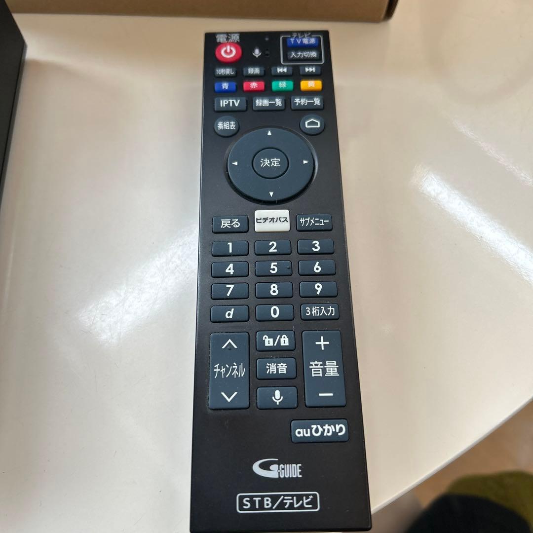 au ひかり　テレビサービス　STW2000　セットトップボックス