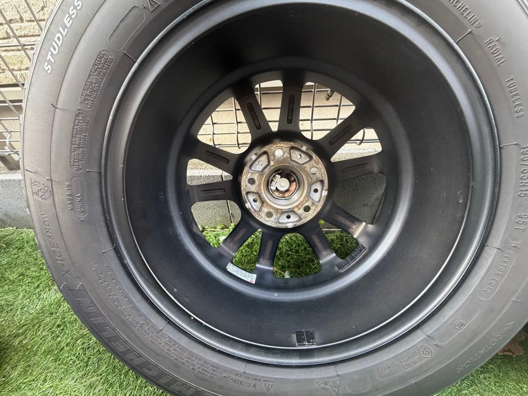 ミシュランスタッドレスタイヤ 195 65 R15 ノア80系 21年製