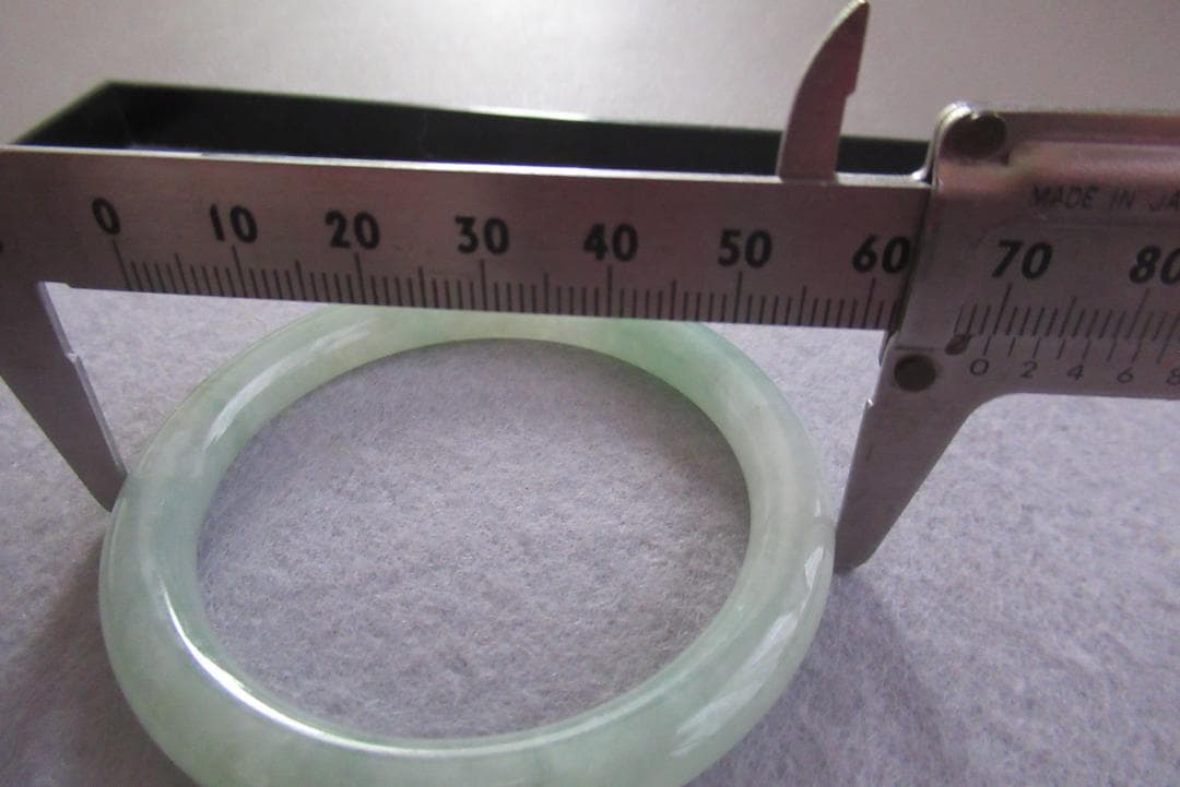 天然正規翡翠 緑色 バングル