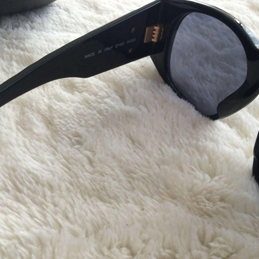 CHANEL ブラック サングラス ゴールドロゴ 小さめ