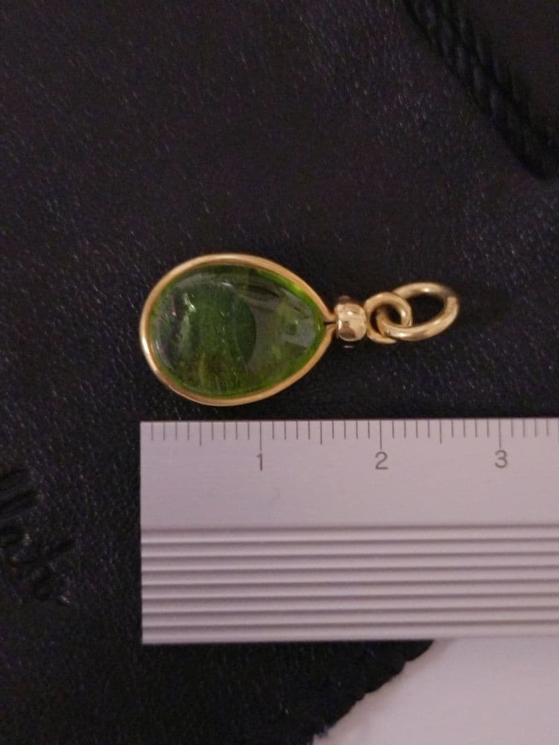 pomellato ペリドット　チャーム　ペンダントトップ　雫