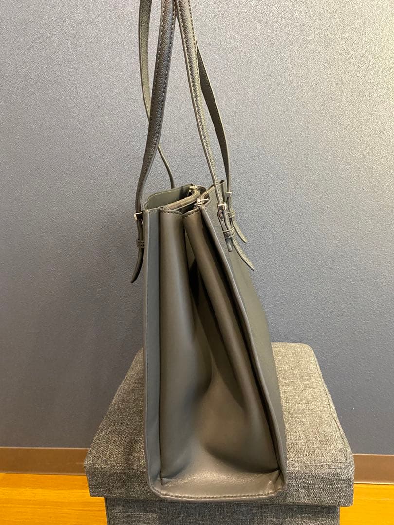 【美品】CHARLES&KEITH レザートートバッグ　グレー