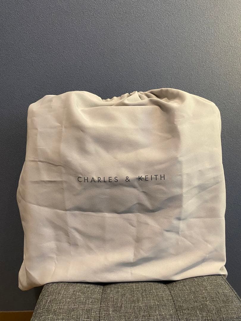 【美品】CHARLES&KEITH レザートートバッグ　グレー