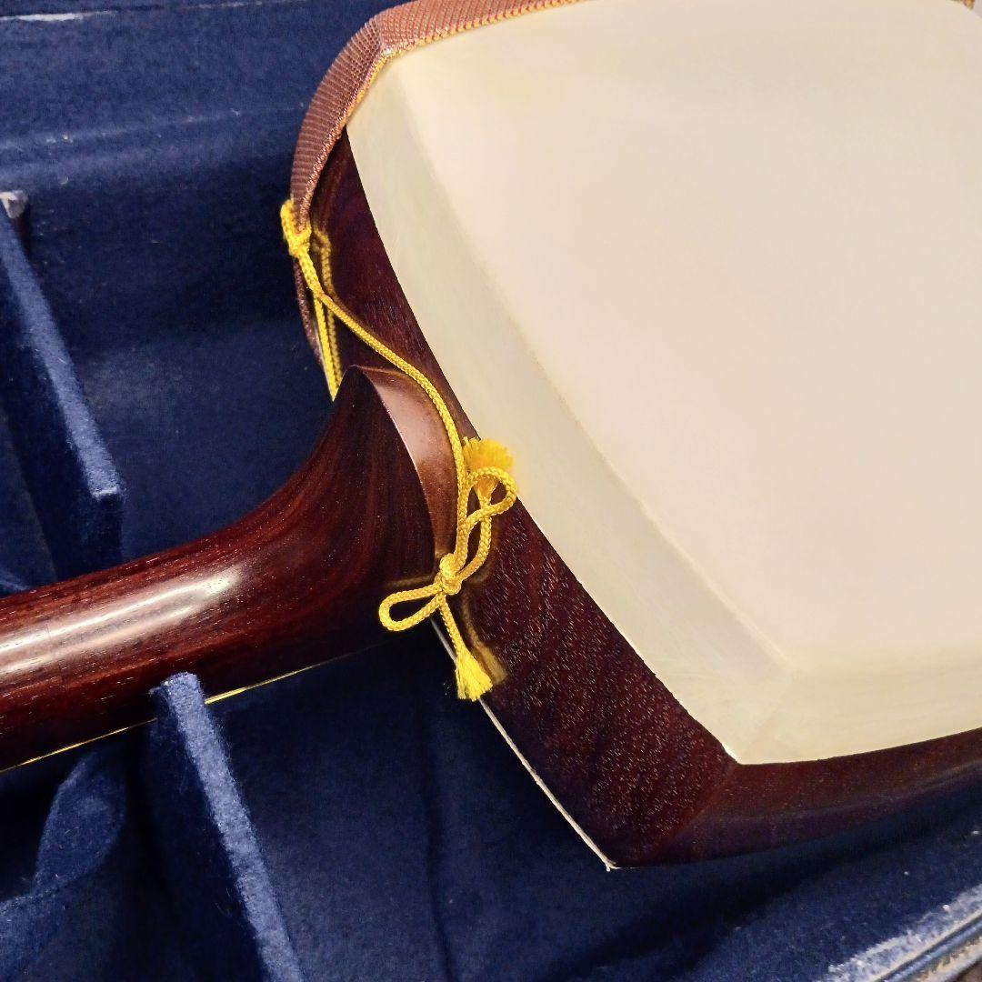 【現状品】三味線 本体 ハードケース付き 和楽器 弦楽器 和風 弦楽器