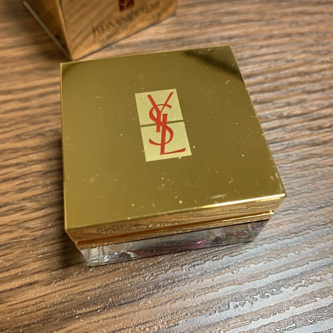 未使用新品！イヴ・サンローラン　クリームチーク