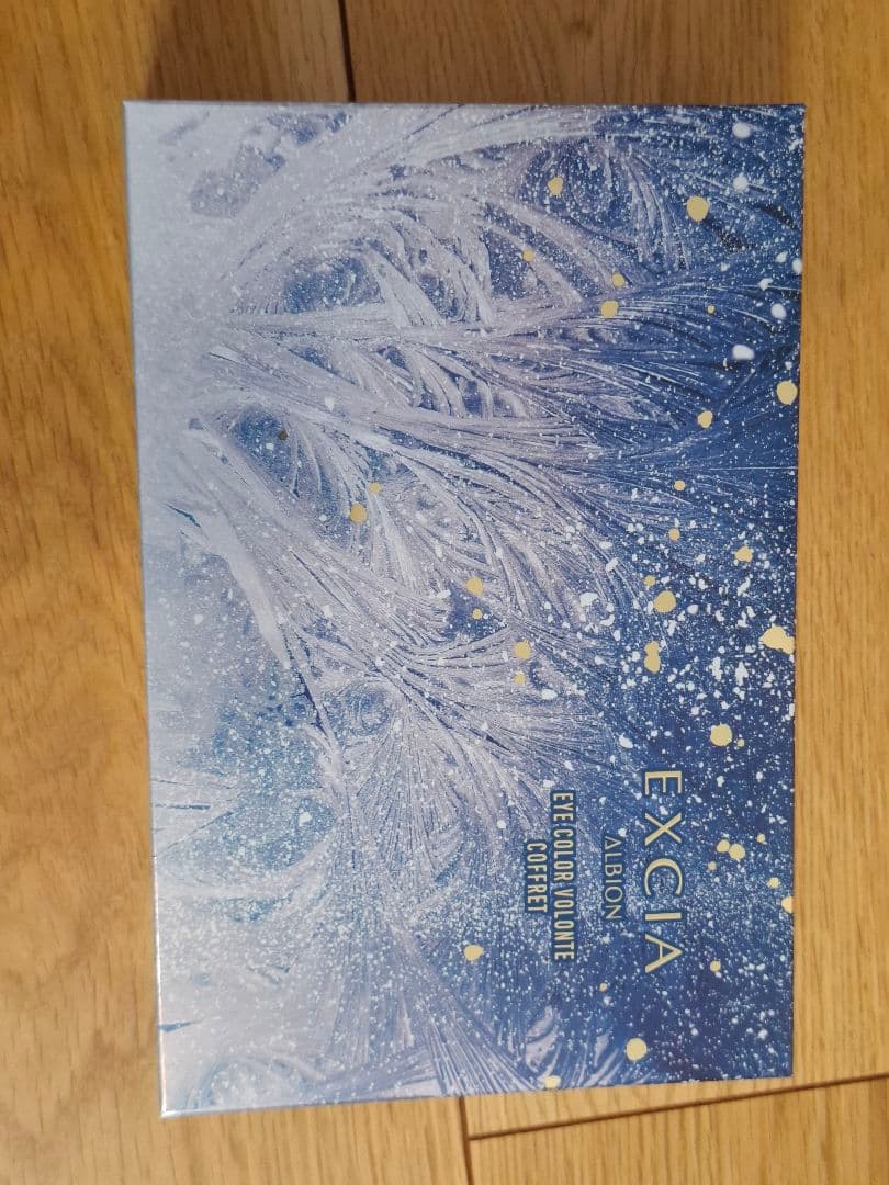 新品未開封　エクシア アイカラー ヴォロンテ コフレ　2025