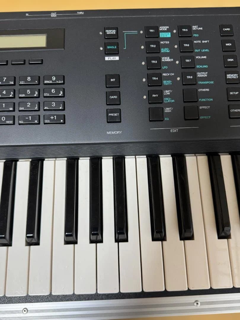 Yamaha V50 デジタルシンセサイザー