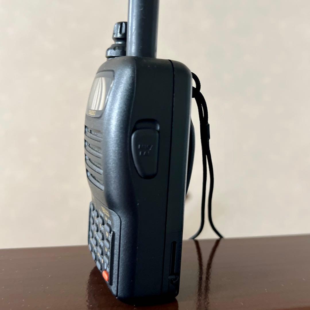 YAESU FT-50 ハンディ トランシーバー 144/430M