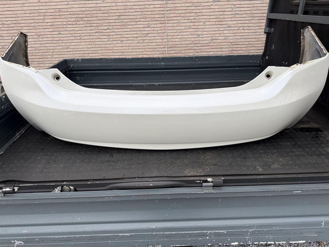 トヨタ　プリウス 30 純正リアバンパー　パールホワイト　中古品