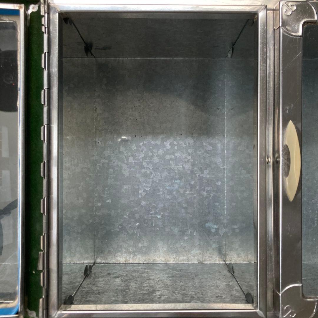 駄菓子屋ブリキ ケース　4枚扉　ガラス窓　仕切付　縦30cm×横79cm